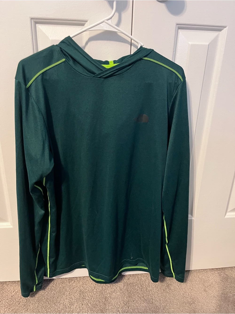 The North Face Men’s Large Long sleeve flash dry shirt lightweight pullover hood